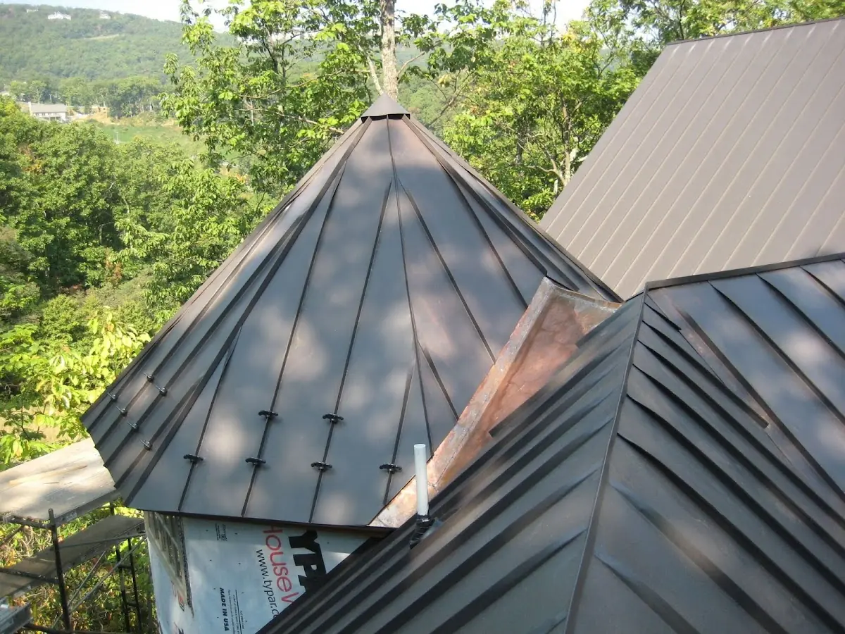 Professional Roof Tarp Installation by Craftsman Roofing in Magnolia Bluff